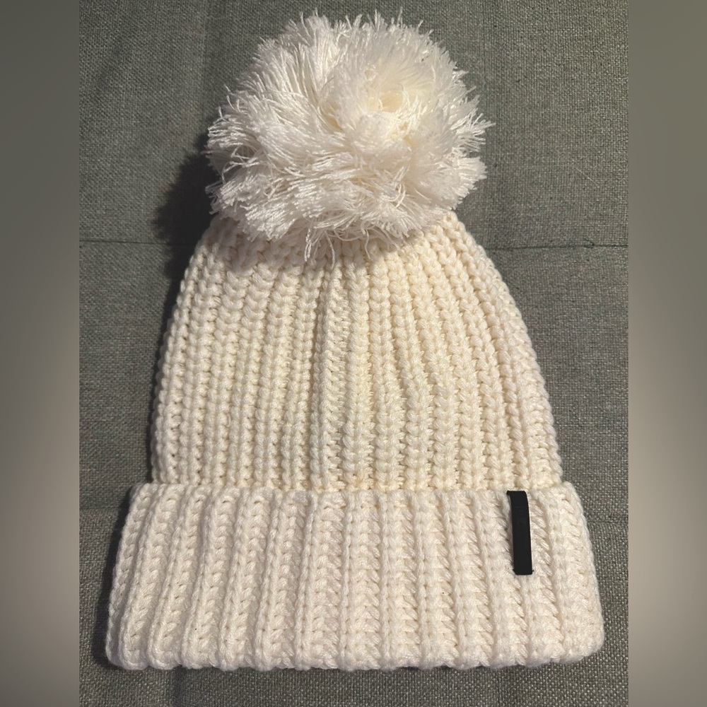 Armada | Chunky Pom Beanie